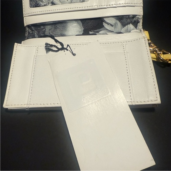 Ted Baker Vintage Y2K Yellow Patent Leather Wristlet Clutch Wallet Japan NWT - Picture 6 of 7